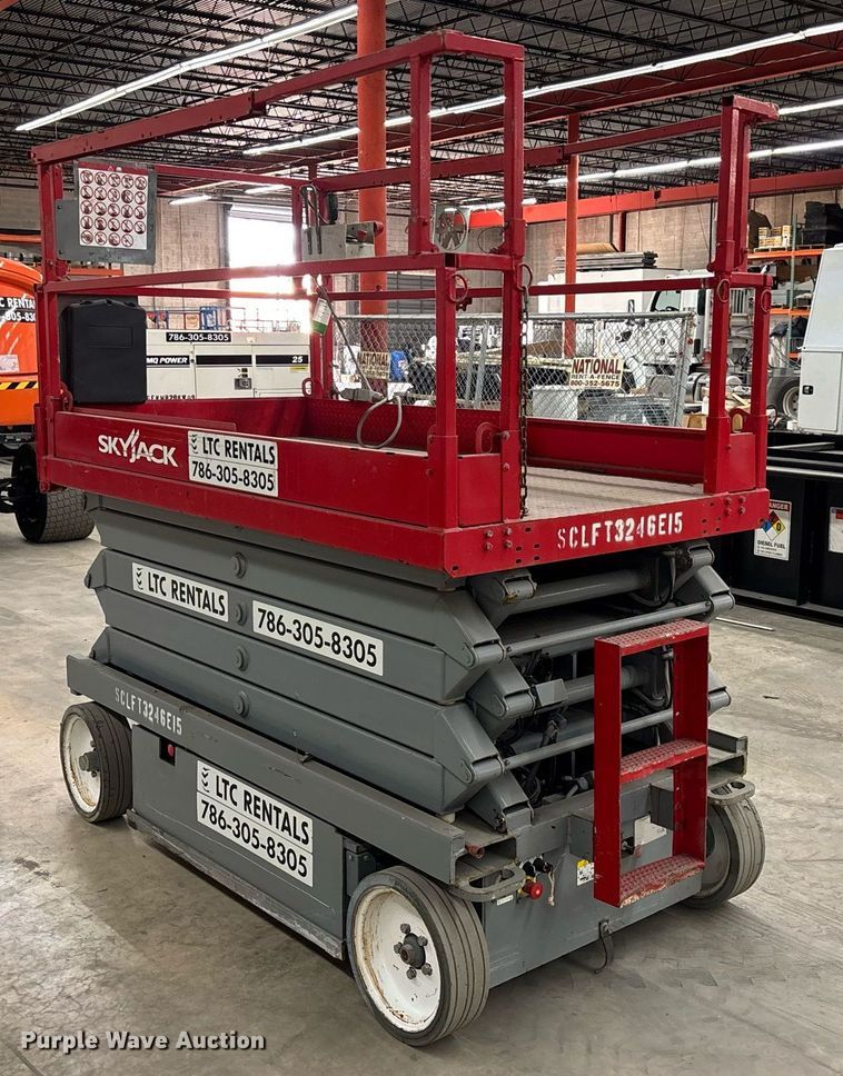 image for item EC3614 2015 Skyjack 4632  scissor lift