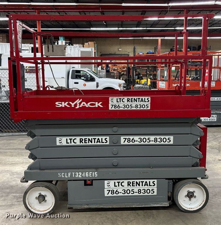 image for item EC3614 2015 Skyjack 4632  scissor lift