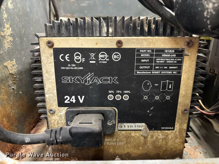 image for item EC3614 2015 Skyjack 4632  scissor lift