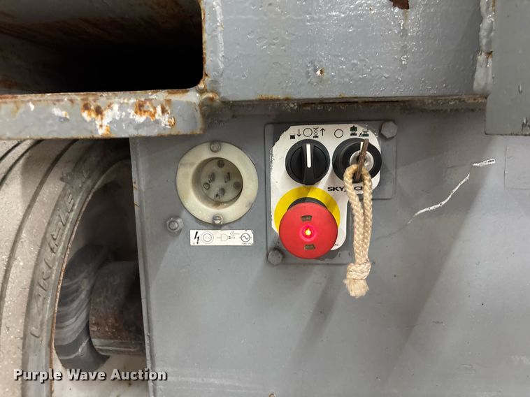 image for item EC3614 2015 Skyjack 4632  scissor lift