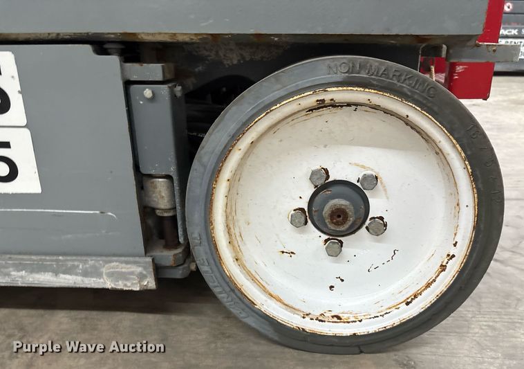 image for item EC3614 2015 Skyjack 4632  scissor lift