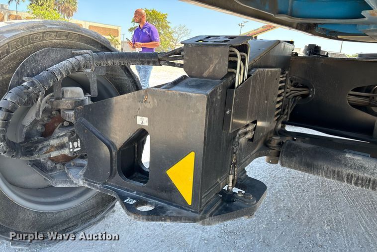 image for item EC3620 2018 Genie SX-125XC boom lift