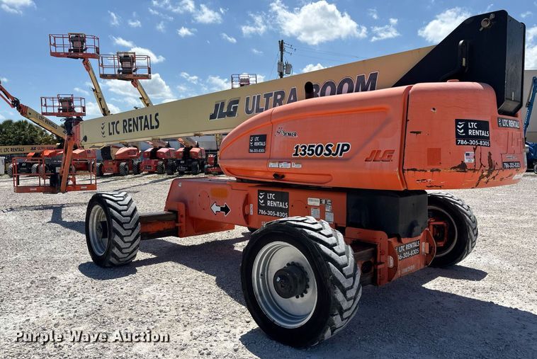 image for item EC3621 2009 JLG 1350SJP boom lift