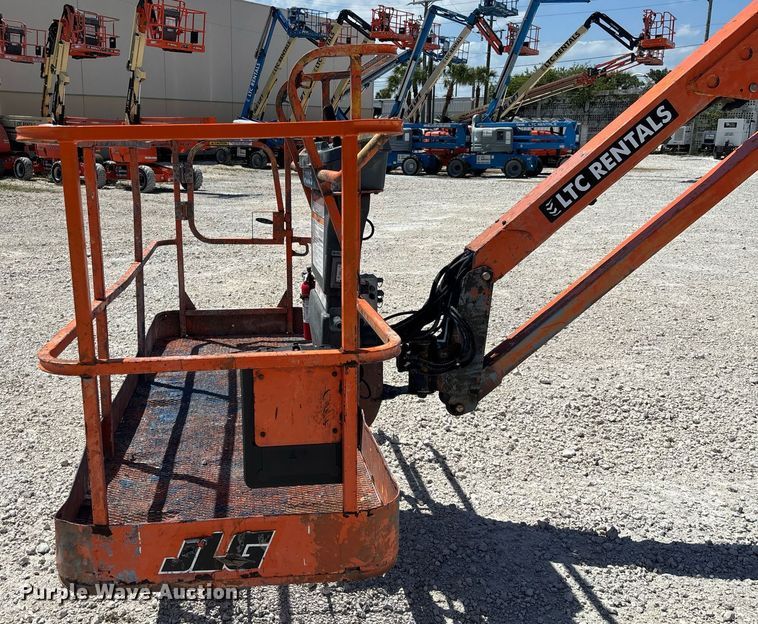 image for item EC3621 2009 JLG 1350SJP boom lift