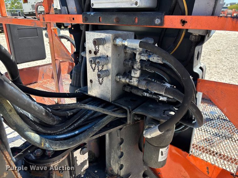 image for item EC3621 2009 JLG 1350SJP boom lift