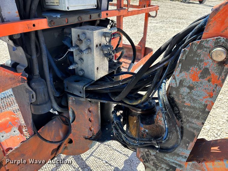 image for item EC3621 2009 JLG 1350SJP boom lift
