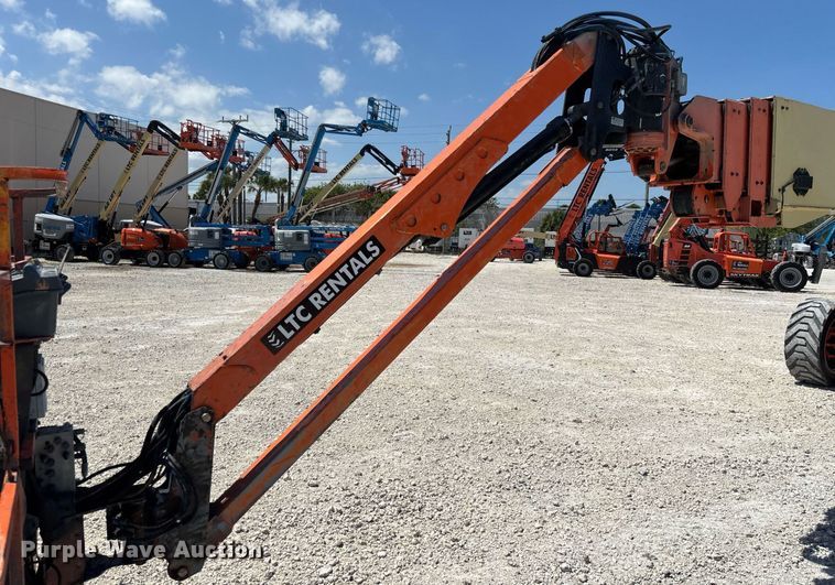 image for item EC3621 2009 JLG 1350SJP boom lift