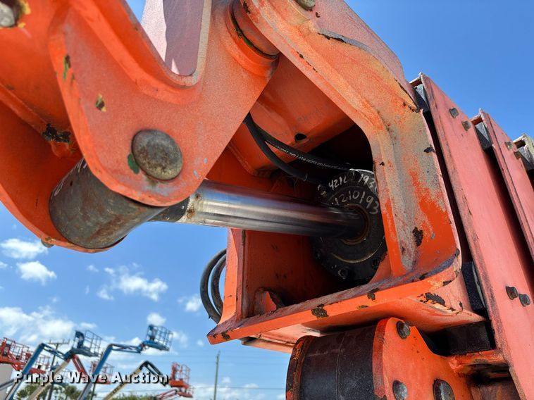 image for item EC3621 2009 JLG 1350SJP boom lift