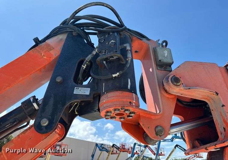 image for item EC3621 2009 JLG 1350SJP boom lift
