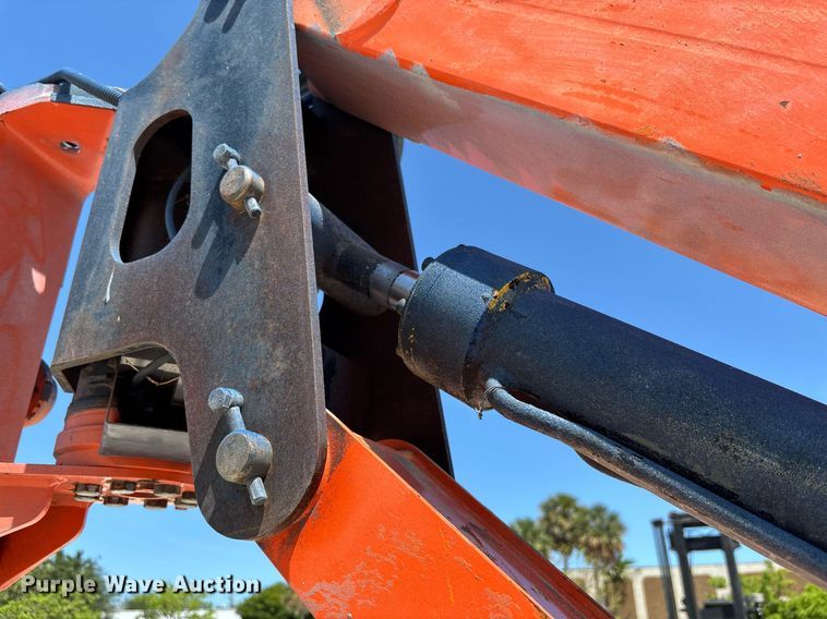 image for item EC3621 2009 JLG 1350SJP boom lift