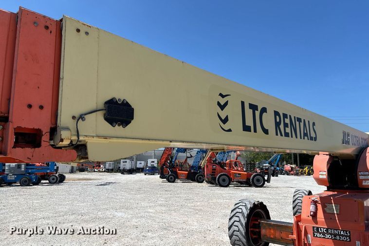 image for item EC3621 2009 JLG 1350SJP boom lift