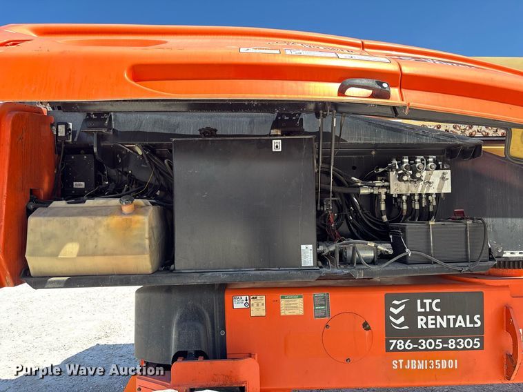 image for item EC3621 2009 JLG 1350SJP boom lift