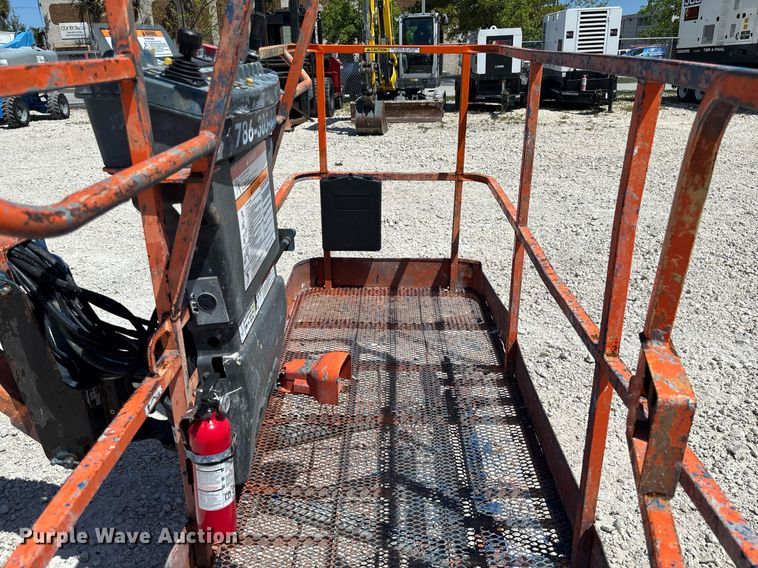 image for item EC3621 2009 JLG 1350SJP boom lift