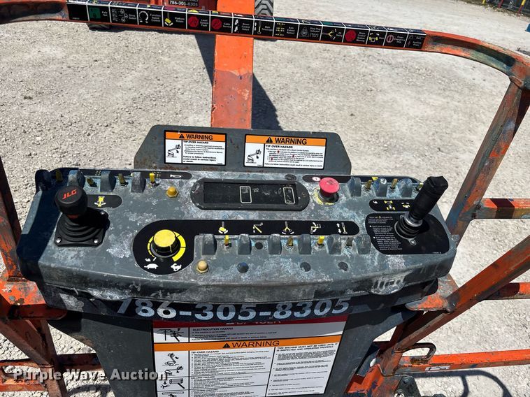 image for item EC3621 2009 JLG 1350SJP boom lift