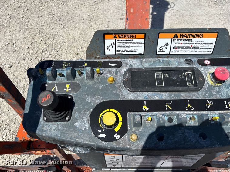 image for item EC3621 2009 JLG 1350SJP boom lift