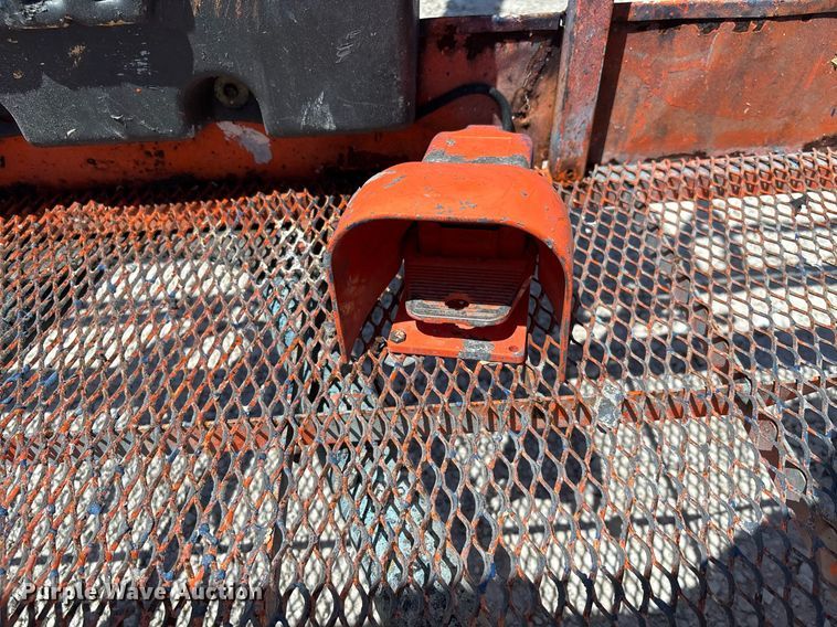 image for item EC3621 2009 JLG 1350SJP boom lift