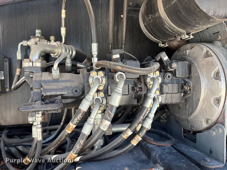 image for item EC3621 2009 JLG 1350SJP boom lift