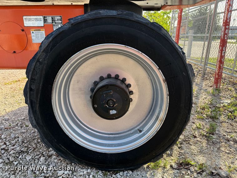 image for item EC3621 2009 JLG 1350SJP boom lift