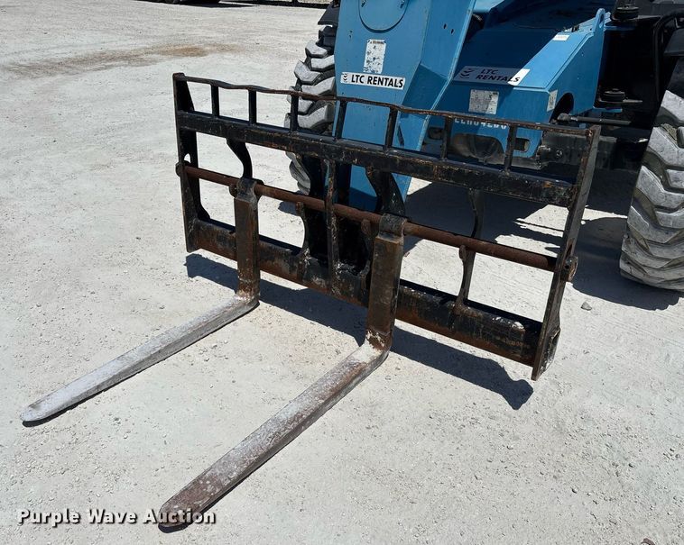 image for item EC3623 2015 Genie GTH844 telehandler