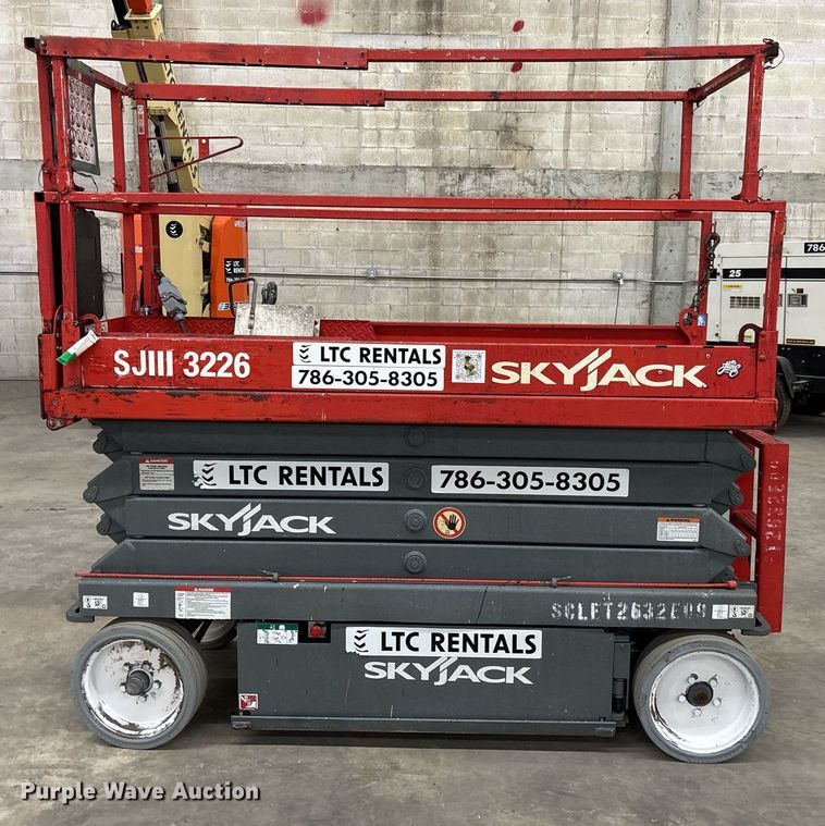 image for item EC3625 2014 Skyjack 3226 scissor lift