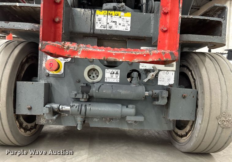 image for item EC3625 2014 Skyjack 3226 scissor lift