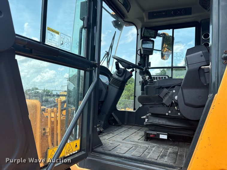 image for item EC3655 2020 Hyundai HL980A wheel loader