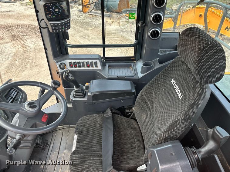 image for item EC3655 2020 Hyundai HL980A wheel loader