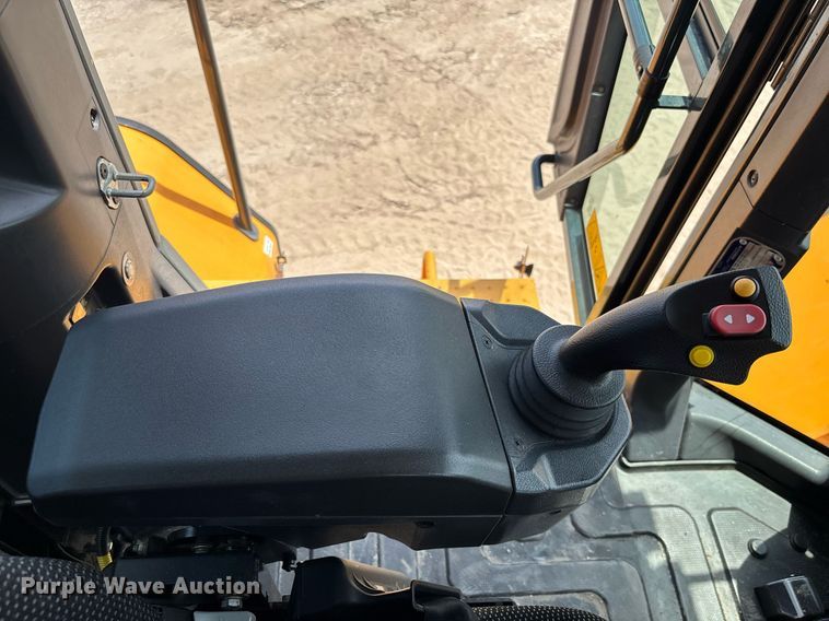 image for item EC3656 2020 Hyundai HL980A wheel loader