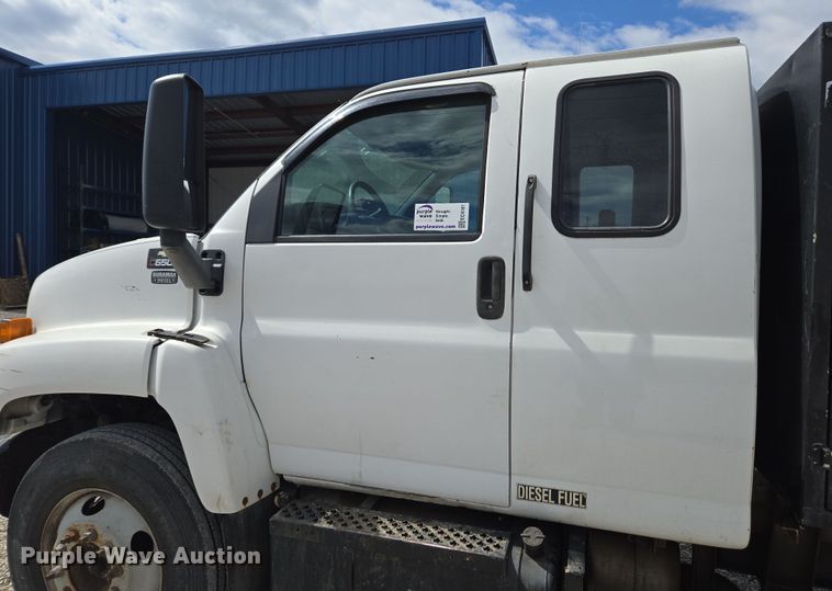 image for item EC4161 2005 GMC C6500 dump truck