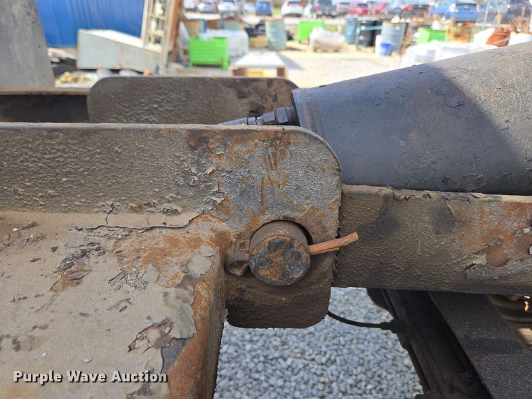 image for item EC4161 2005 GMC C6500 dump truck