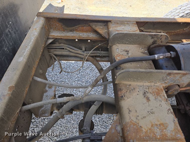 image for item EC4161 2005 GMC C6500 dump truck