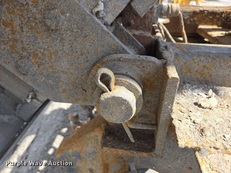 image for item EC4161 2005 GMC C6500 dump truck