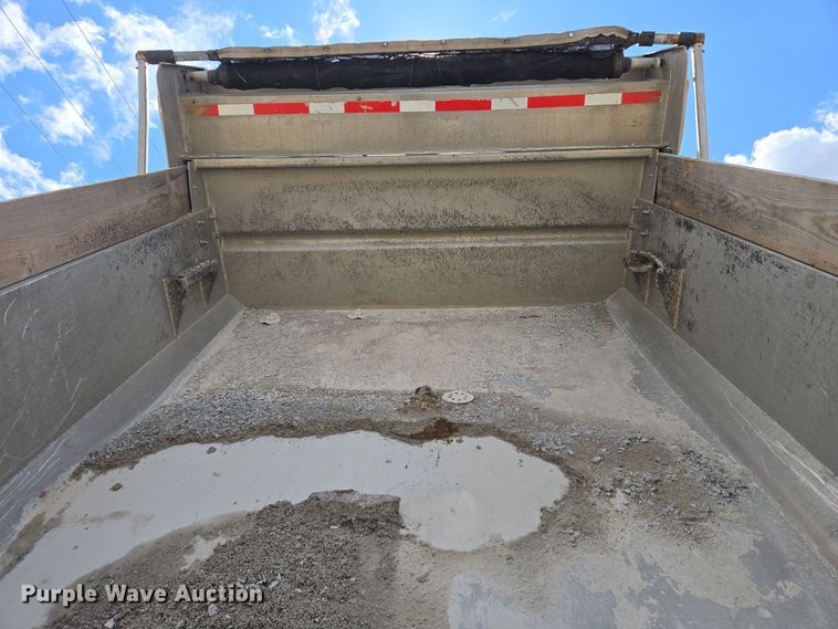 image for item EC4161 2005 GMC C6500 dump truck