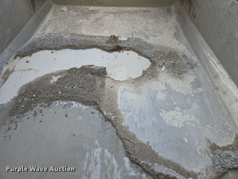 image for item EC4161 2005 GMC C6500 dump truck