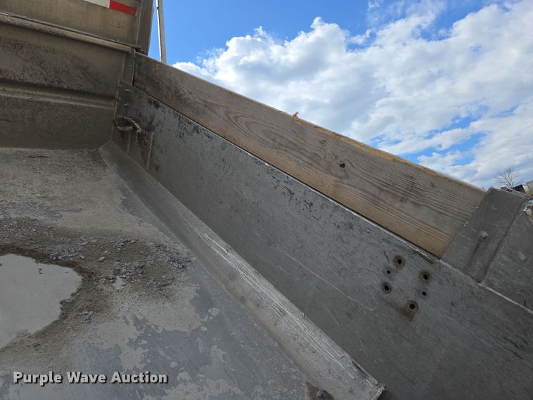 image for item EC4161 2005 GMC C6500 dump truck