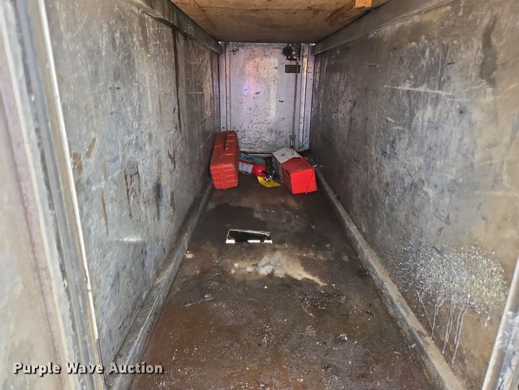 image for item EC4161 2005 GMC C6500 dump truck