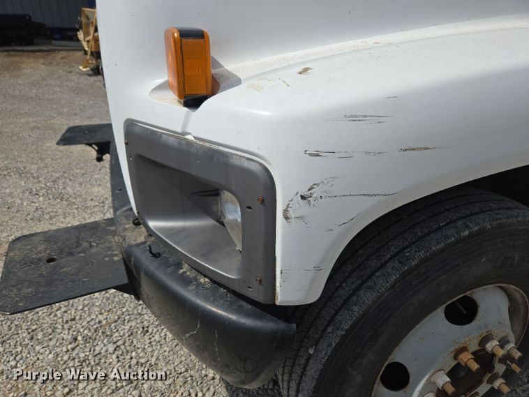 image for item EC4161 2005 GMC C6500 dump truck