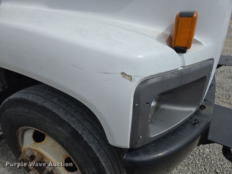 image for item EC4161 2005 GMC C6500 dump truck