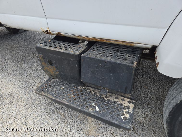 image for item EC4161 2005 GMC C6500 dump truck