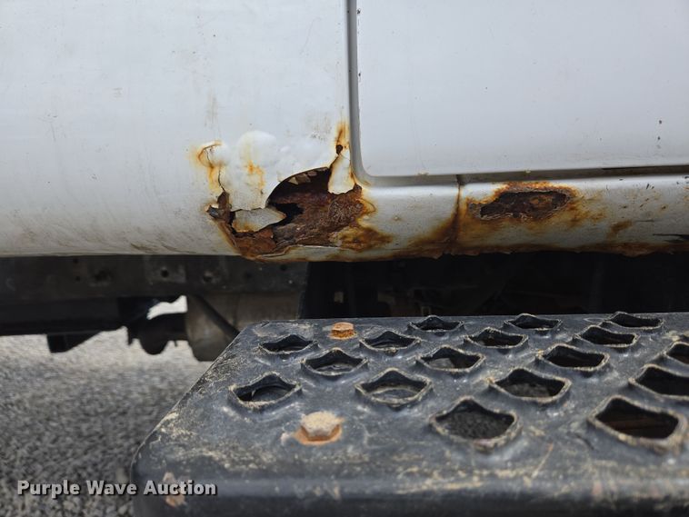 image for item EC4161 2005 GMC C6500 dump truck