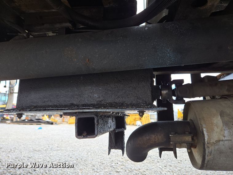 image for item EC4161 2005 GMC C6500 dump truck