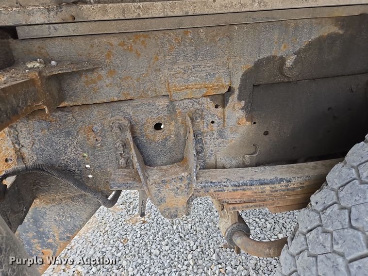 image for item EC4161 2005 GMC C6500 dump truck