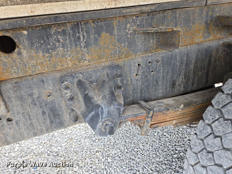 image for item EC4161 2005 GMC C6500 dump truck