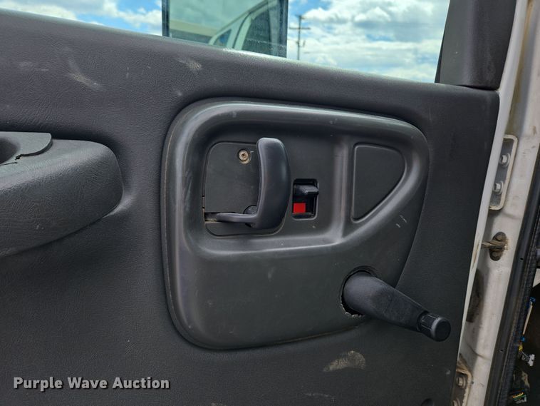 image for item EC4161 2005 GMC C6500 dump truck