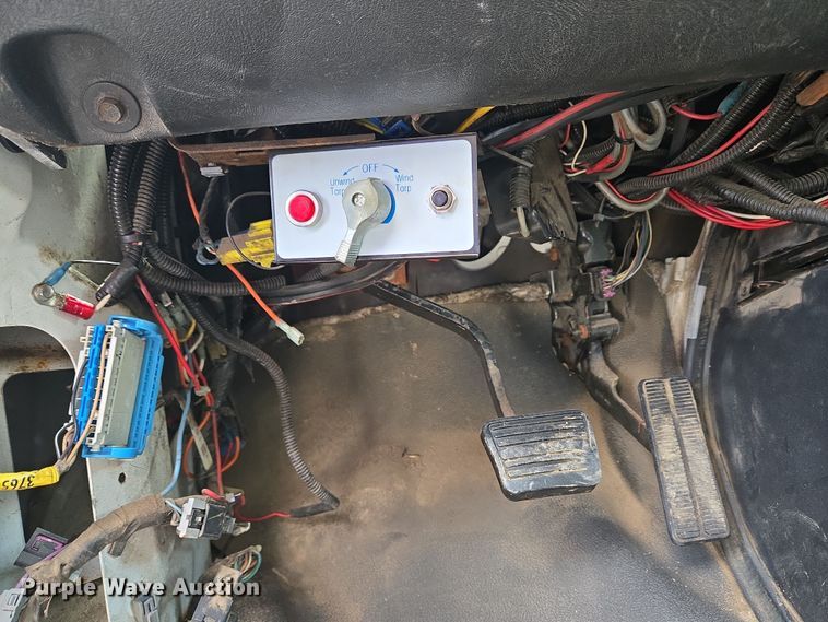 image for item EC4161 2005 GMC C6500 dump truck