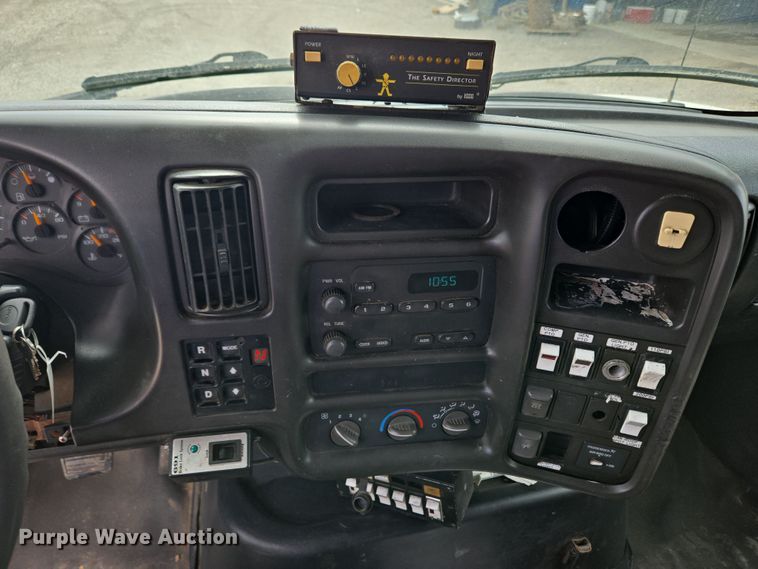 image for item EC4161 2005 GMC C6500 dump truck