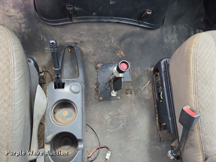 image for item EC4161 2005 GMC C6500 dump truck