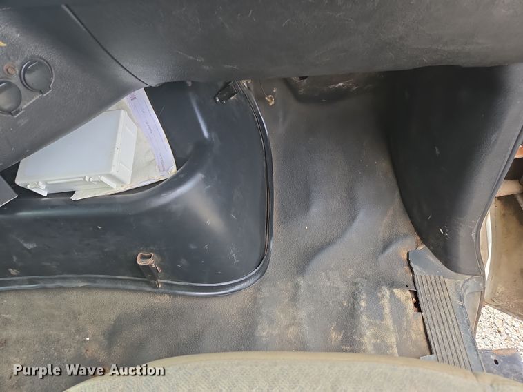 image for item EC4161 2005 GMC C6500 dump truck