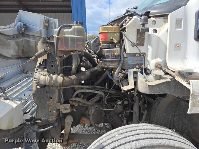 image for item EC4161 2005 GMC C6500 dump truck