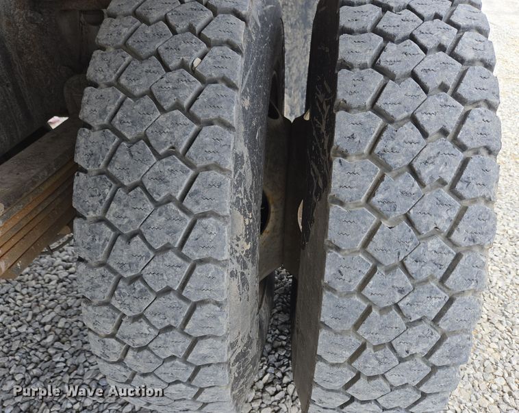 image for item EC4161 2005 GMC C6500 dump truck